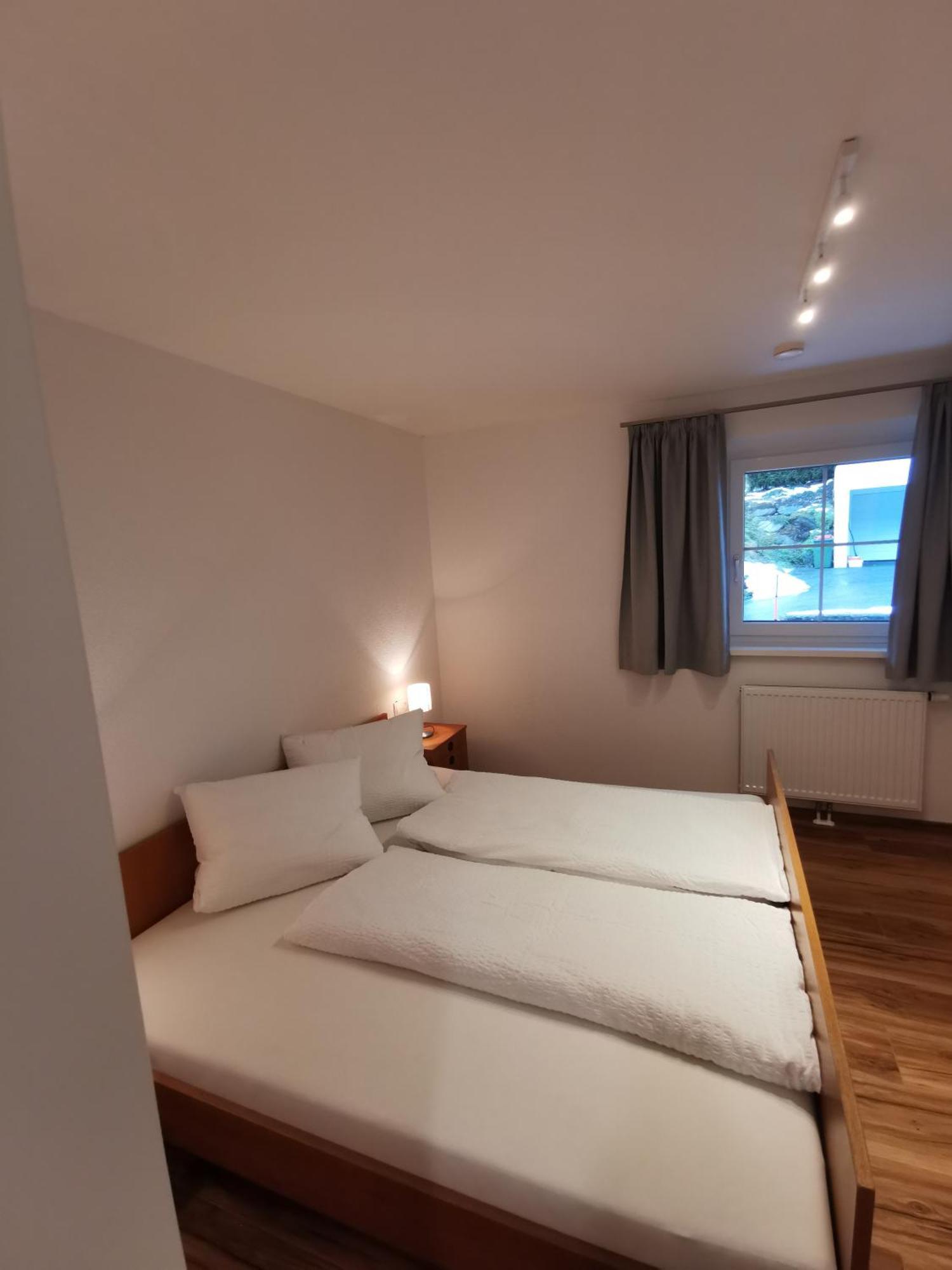 Apartments Haus Schoen - Preise Inclusive Pitztal Sommer Card Jerzens Ruang foto